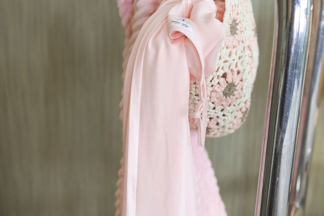 What to Wear on a Long Flight - Isla Lune